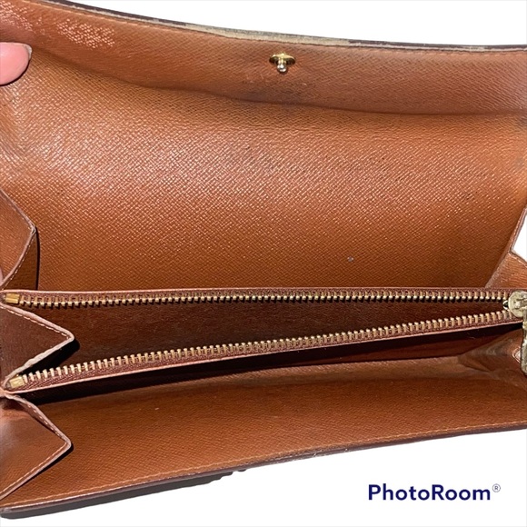 Authentic Louis Vuitton long wallet - Picture 8 of 15